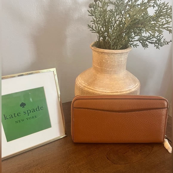 Kate Spade Leila Continental Wallet (NWT) - Picture 2 of 8
